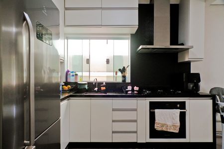 Casa à venda com 157m², 3 quartos e 2 vagasCozinha