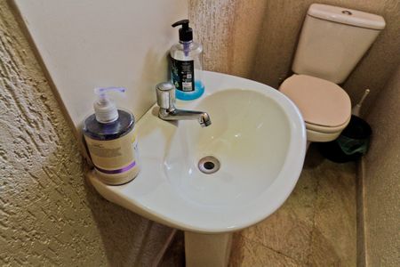 Casa à venda com 157m², 3 quartos e 2 vagasBanheiro de Serviço