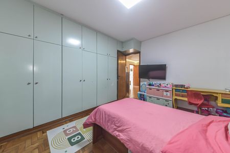 Casa à venda com 190m², 3 quartos e 4 vagasQuarto 1