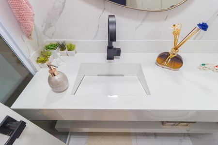 Apartamento à venda com 58m², 2 quartos e 1 vaga Apartamento à venda com 58m², 2 quartos e 1 vagaBanheiro Social