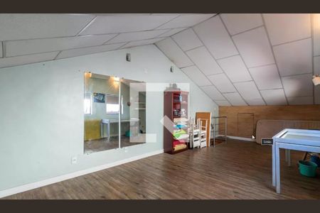 Casa à venda com 120m², 3 quartos e 2 vagasSotão 