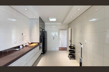 Apartamento à venda com 140m², 3 quartos e 2 vagasCozinha