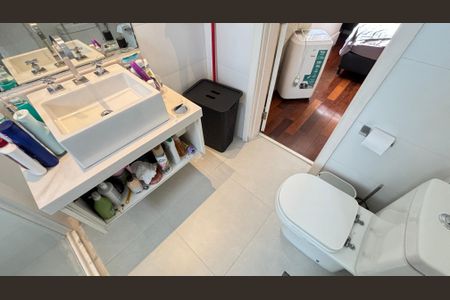 Apartamento à venda com 140m², 3 quartos e 2 vagasBanheiro da Suíte