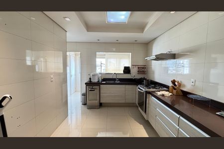 Apartamento à venda com 140m², 3 quartos e 2 vagasCozinha