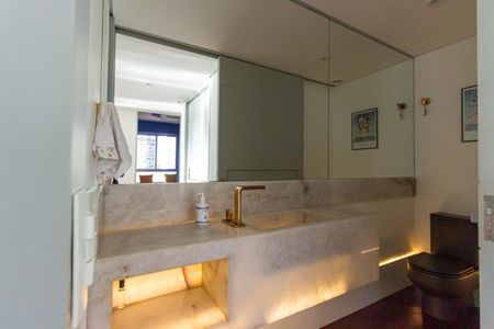 Apartamento à venda com 220m², 4 quartos e 4 vagasLavabo