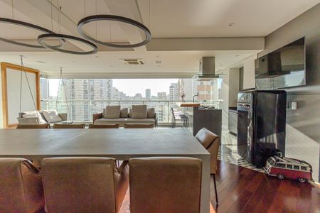 Apartamento à venda com 220m², 4 quartos e 4 vagasSala