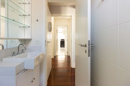 Apartamento à venda com 220m², 4 quartos e 4 vagasBanheiro da Suíte 2