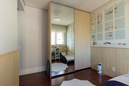 Apartamento à venda com 220m², 4 quartos e 4 vagasSuíte 2