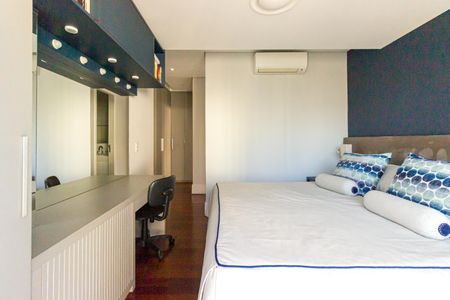 Apartamento à venda com 220m², 4 quartos e 4 vagasSuíte 3