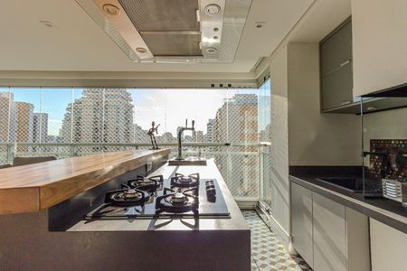 Apartamento à venda com 220m², 4 quartos e 4 vagasSala