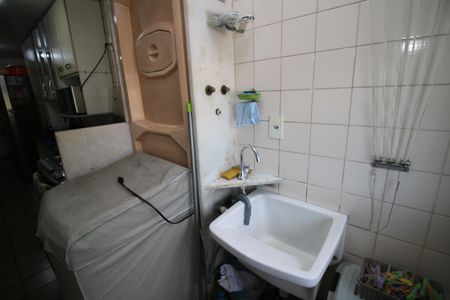 Apartamento à venda com 81m², 3 quartos e 1 vagaÁrea de Serviço