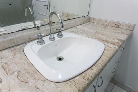 Apartamento à venda com 70m², 3 quartos e 1 vaga Apartamento à venda com 70m², 3 quartos e 1 vagaBanheiro