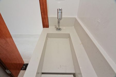 Casa à venda com 145m², 3 quartos e 2 vagasLavabo