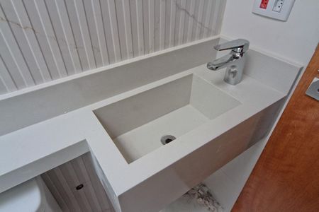 Casa à venda com 145m², 3 quartos e 2 vagasBanheiro da Suíte 2