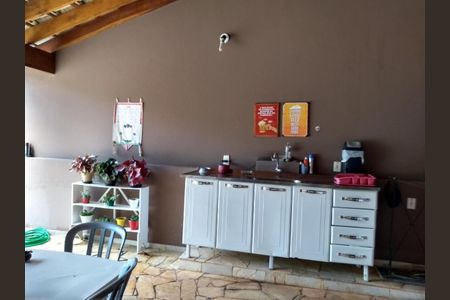 Casa à venda com 220m², 2 quartos e 3 vagas Casa à venda com 220m², 2 quartos e 3 vagasFoto 18