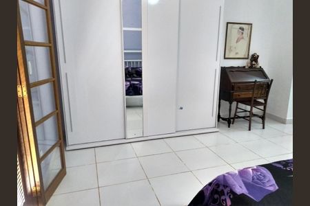 Casa à venda com 220m², 2 quartos e 3 vagas Casa à venda com 220m², 2 quartos e 3 vagasFoto 09