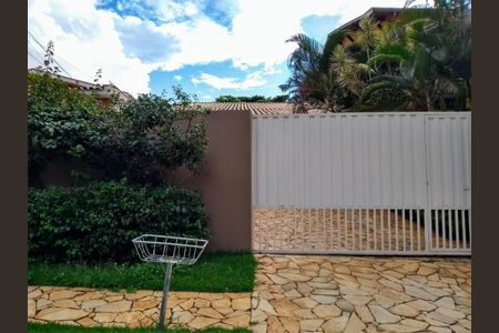 Casa à venda com 220m², 2 quartos e 3 vagas Casa à venda com 220m², 2 quartos e 3 vagasFoto 04