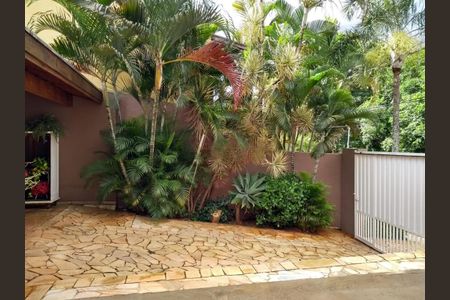 Casa à venda com 220m², 2 quartos e 3 vagas Casa à venda com 220m², 2 quartos e 3 vagasFoto 01