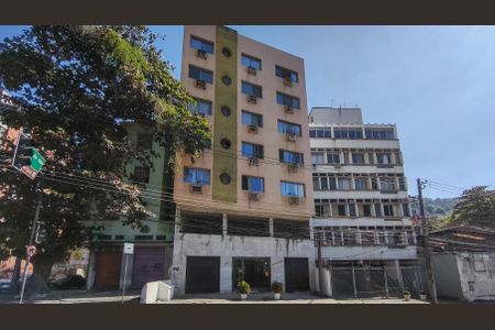 Apartamento à venda com 71m², 2 quartos e 1 vagaFachada e portaria