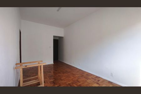 Apartamento à venda com 71m², 2 quartos e 1 vagaSala