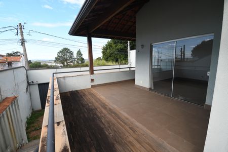 Casa à venda com 234m², 4 quartos e 3 vagasVaranda