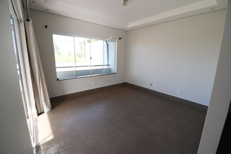 Casa à venda com 234m², 4 quartos e 3 vagasSala 1