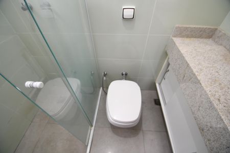 Casa à venda com 234m², 4 quartos e 3 vagasBanheiro Suíte 2