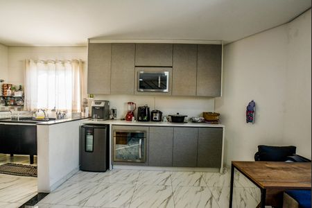 Casa à venda com 118m², 2 quartos e 4 vagas Casa à venda com 118m², 2 quartos e 4 vagasCozinha e Área de Serviço