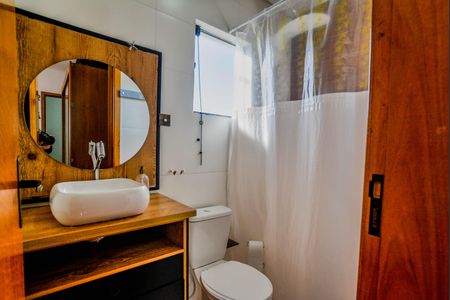 Casa à venda com 118m², 2 quartos e 4 vagas Casa à venda com 118m², 2 quartos e 4 vagasBanheiro da Suíte 1