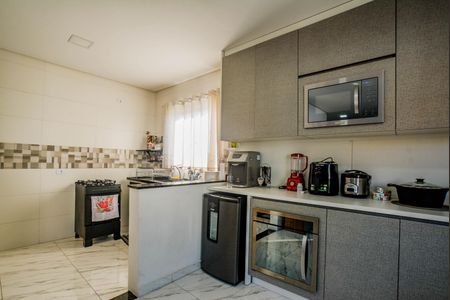 Casa à venda com 118m², 2 quartos e 4 vagas Casa à venda com 118m², 2 quartos e 4 vagasCozinha e Área de Serviço