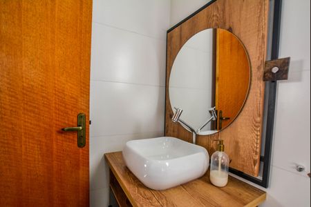 Casa à venda com 118m², 2 quartos e 4 vagas Casa à venda com 118m², 2 quartos e 4 vagasBanheiro da Suíte 1