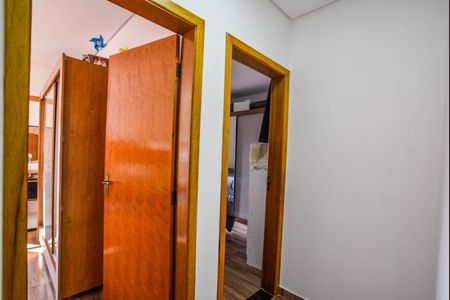 Casa à venda com 118m², 2 quartos e 4 vagas Casa à venda com 118m², 2 quartos e 4 vagasEscada