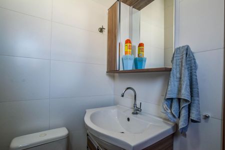 Casa à venda com 118m², 2 quartos e 4 vagas Casa à venda com 118m², 2 quartos e 4 vagasBanheiro da Suíte 2