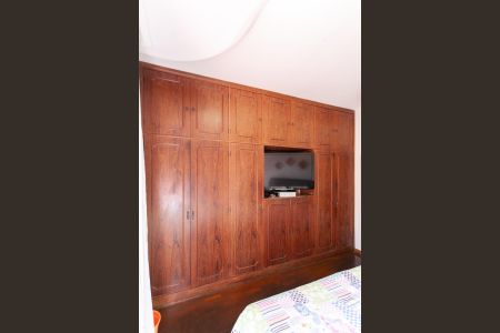 Casa à venda com 360m², 5 quartos e 2 vagas Casa à venda com 360m², 5 quartos e 2 vagasSuíte