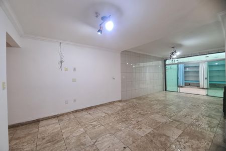 Casa à venda com 107m², 2 quartos e 2 vagas Casa à venda com 107m², 2 quartos e 2 vagasSala