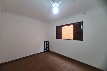Casa à venda com 107m², 2 quartos e 2 vagas Casa à venda com 107m², 2 quartos e 2 vagasQuarto
