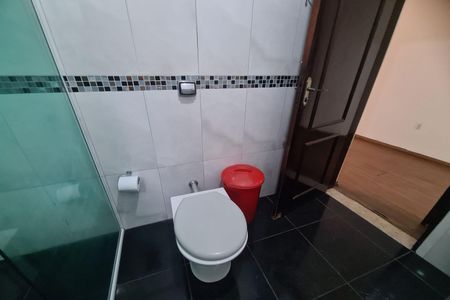 Casa à venda com 107m², 2 quartos e 2 vagas Casa à venda com 107m², 2 quartos e 2 vagasBanheiro da Suíte