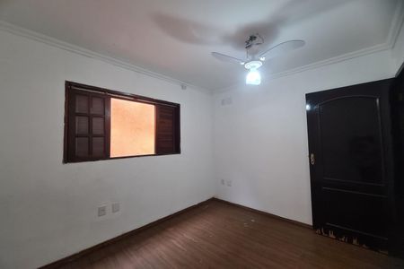 Casa à venda com 107m², 2 quartos e 2 vagas Casa à venda com 107m², 2 quartos e 2 vagasQuarto