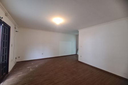 Casa à venda com 107m², 2 quartos e 2 vagas Casa à venda com 107m², 2 quartos e 2 vagasSuite