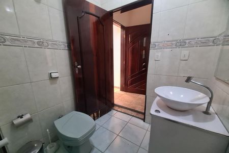 Casa à venda com 107m², 2 quartos e 2 vagas Casa à venda com 107m², 2 quartos e 2 vagasBanheiro Social