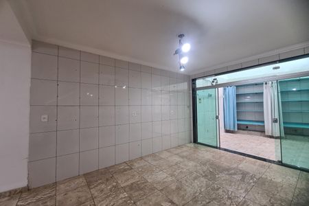 Casa à venda com 107m², 2 quartos e 2 vagas Casa à venda com 107m², 2 quartos e 2 vagasCozinha
