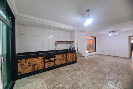 Casa à venda com 107m², 2 quartos e 2 vagas Casa à venda com 107m², 2 quartos e 2 vagasCozinha
