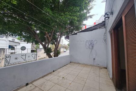 Casa à venda com 107m², 2 quartos e 2 vagas Casa à venda com 107m², 2 quartos e 2 vagasVaranda da Suite