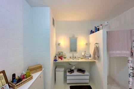 Apartamento à venda com 110m², 2 quartos e sem vagaBanheiro