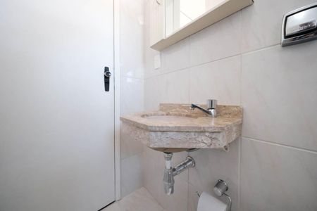 Casa à venda com 160m², 3 quartos e 2 vagasBanheiro Social