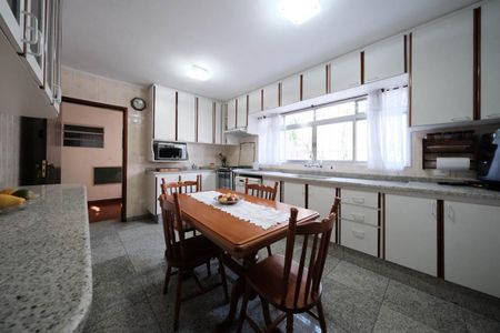 Casa à venda com 160m², 3 quartos e 2 vagasCozinha