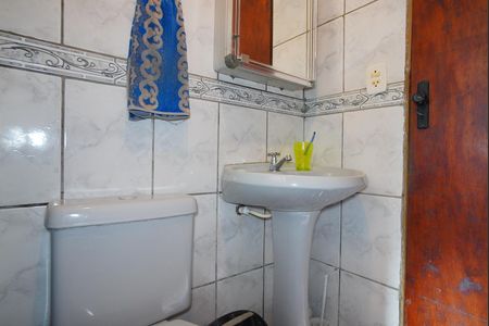 Casa à venda com 190m², 4 quartos e 4 vagasBanheiro Corredor 1