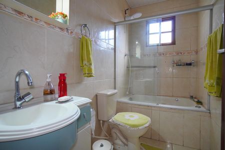 Casa à venda com 190m², 4 quartos e 4 vagasBanheiro Corredor 2