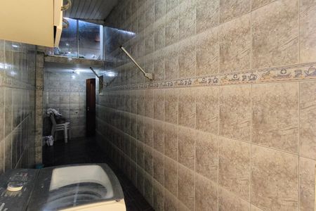 Casa à venda com 300m², 4 quartos e 1 vagaArea de serviço