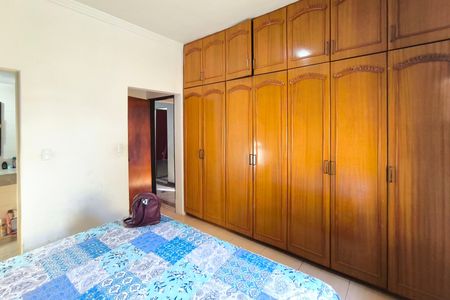 Casa à venda com 300m², 4 quartos e 1 vagaSuite
